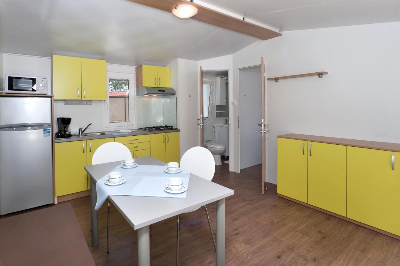 Camping Ulika Mobile Homes - Naturist Cervar-Porat Exterior photo
