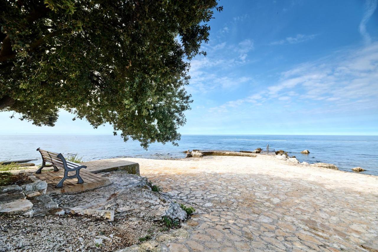 Camping Ulika Mobile Homes - Naturist Cervar-Porat Exterior photo