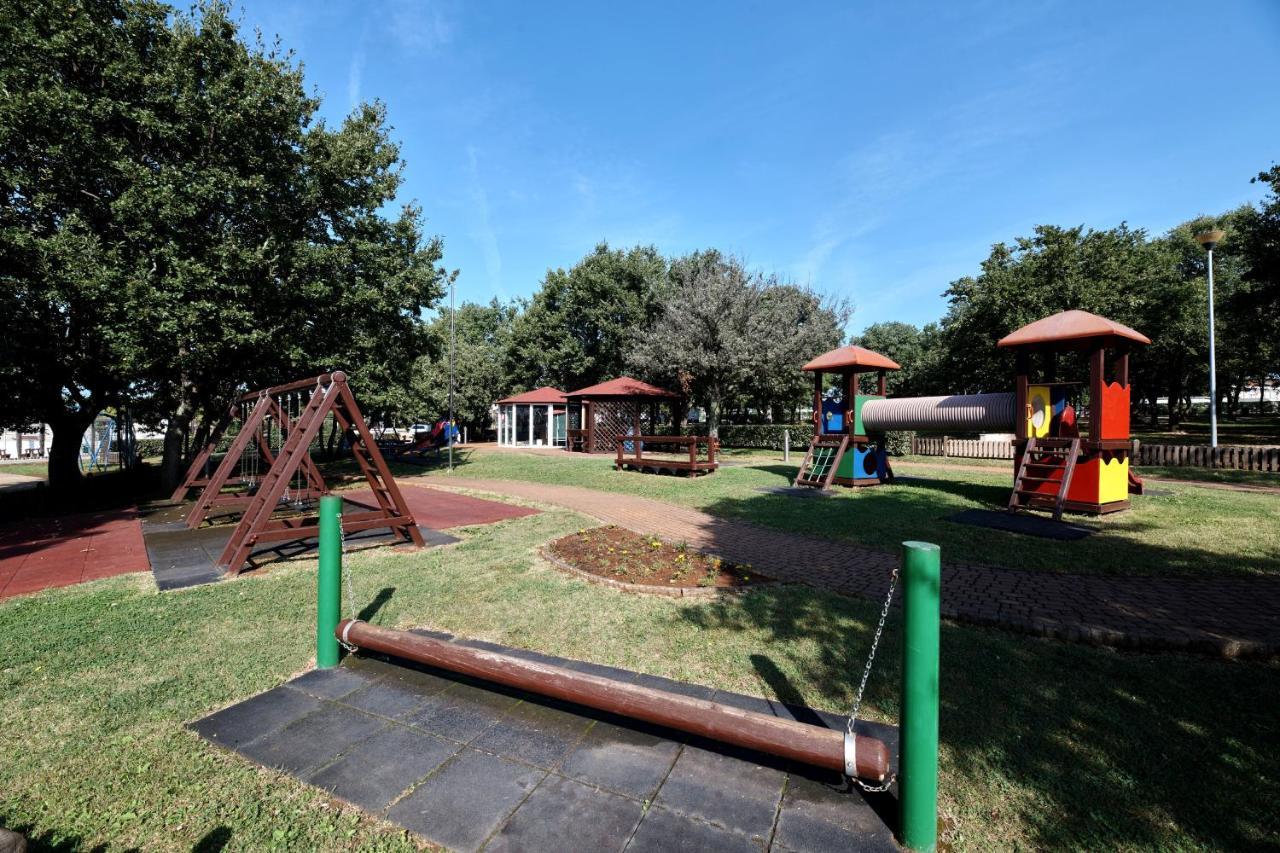 Camping Ulika Mobile Homes - Naturist Cervar-Porat Exterior photo