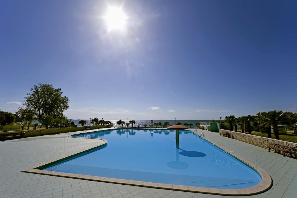 Camping Ulika Mobile Homes - Naturist Cervar-Porat Exterior photo